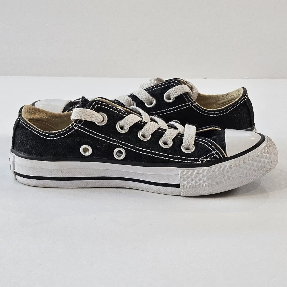 Converse All Star Low Top Children's Shoes, Black, Size 11 Good Used Condition